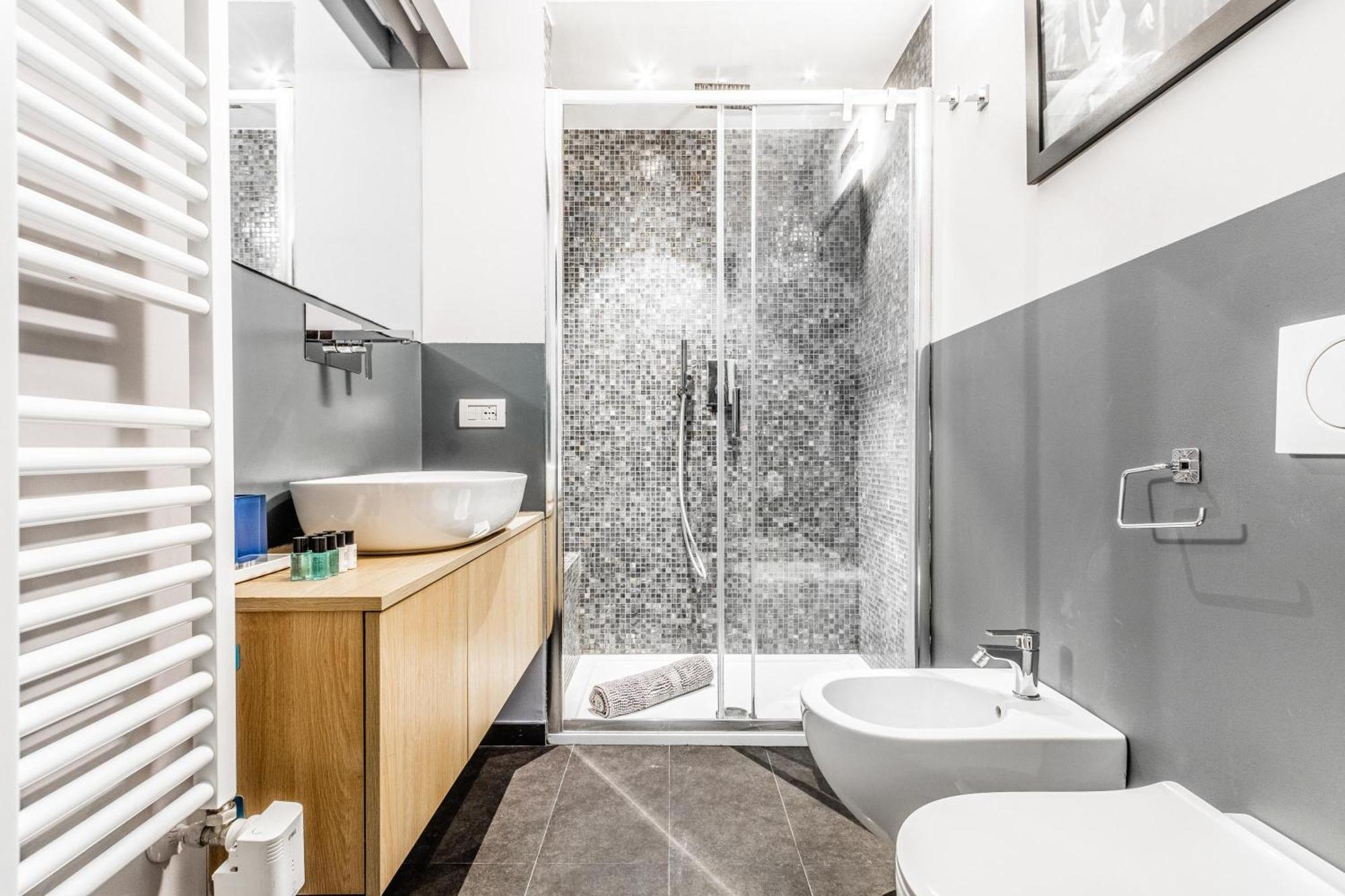 Appartamento Goldoni House - Duomo 2 K M - Porta Venezia - Linate *