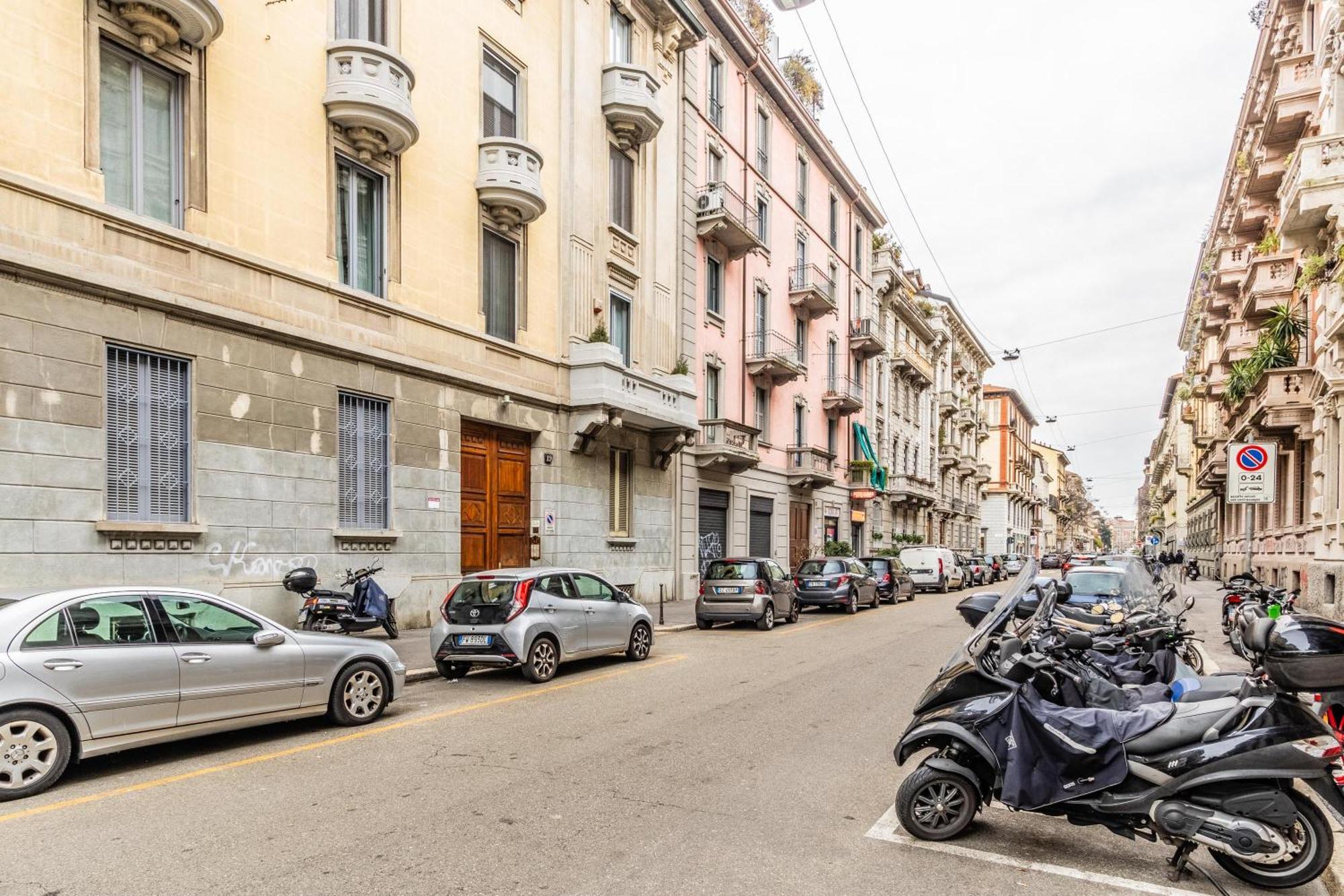 Appartamento Goldoni House - Duomo 2 K M - Porta Venezia - Linate *